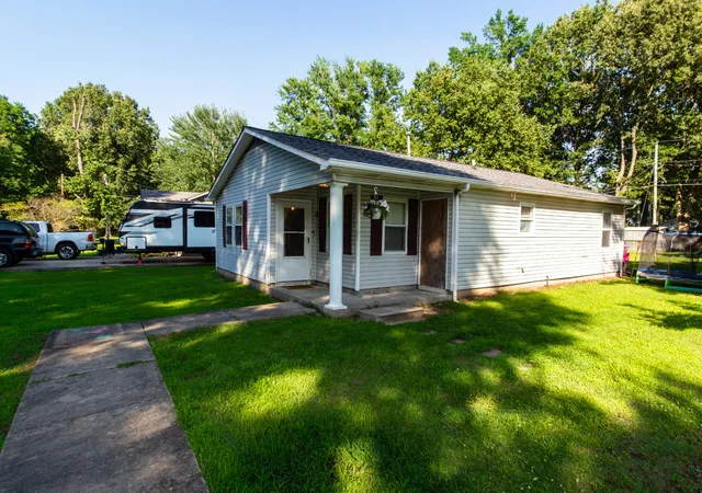 Photo 3 of Sale Pending at 130 Virginia St, Paducah, KY 42003 | MLS# 26015144 | Listing updated on 2026-08-13