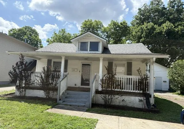 Photo 1 of Sale Pending at 1043 Crescent Ave, Lexington, KY 40503 | MLS# 26014594 | Listing updated on 2026-07-15
