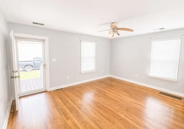 Photo 2 of Sale Pending at 1043 Crescent Ave, Lexington, KY 40503 | MLS# 26014594 | Listing updated on 2026-07-15