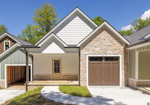 Homes for sale in Grand Rivers, KY | 1146 Eagle Rest Dr, Grand Rivers, KY 42045 | MLS# 26014600