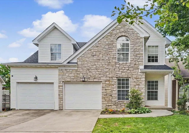 1st image of 3124 Roundway Down Ln, Lexington, KY 40509 | MLS# 26015367