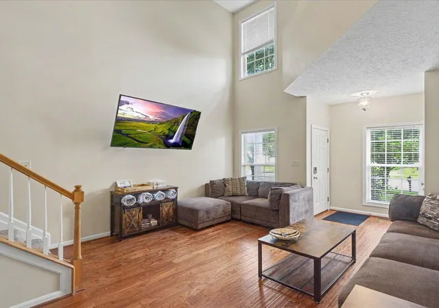 Photo 3 of Single family home for sale at 3124 Roundway Dl Ln, Lexington, KY 40509 | MLS# 26015367 | Listing updated on 2026-10-05