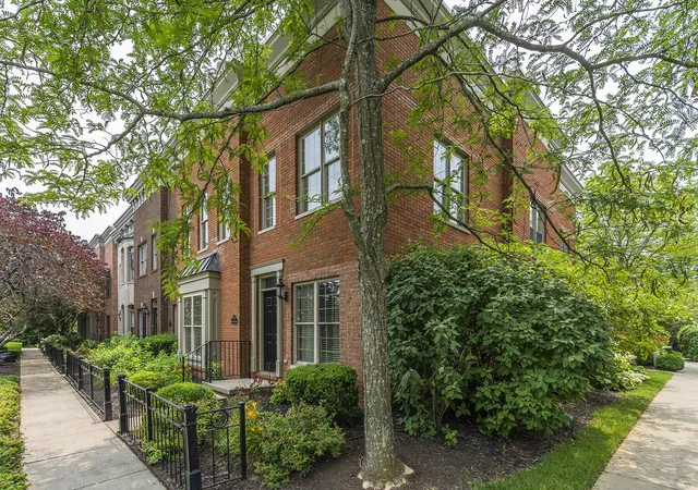 Photo 2 of Townhouse for sale at 997 Star Shoot Pkwy, Lexington, KY 40509 | MLS# 26014826 | Listing updated on 2026-09-06