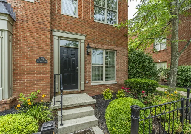 Photo 3 of Townhouse for sale at 997 Star Shoot Pkwy, Lexington, KY 40509 | MLS# 26014826 | Listing updated on 2026-09-06