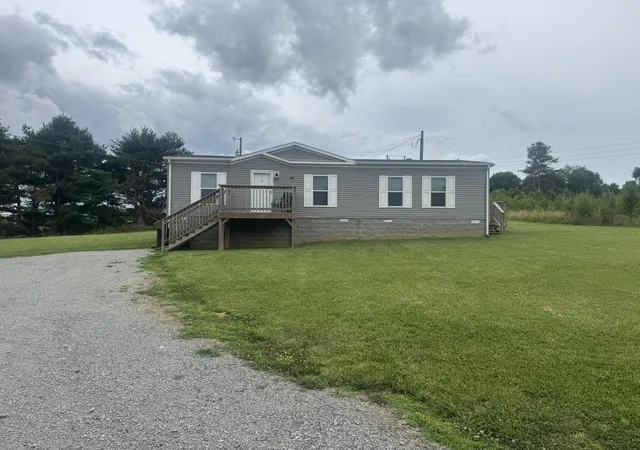 Photo 1 of Single family home for sale at 105 Linkview Rd, Jamestown, KY 42629 | MLS# 26014619 | Listing updated on 2026-07-25