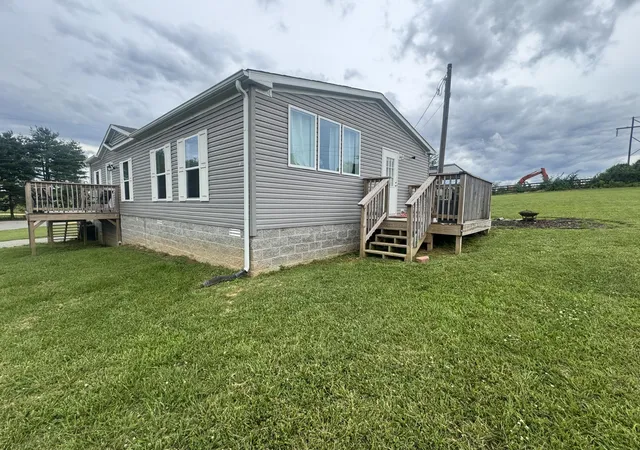 Photo 3 of Single family home for sale at 105 Linkview Rd, Jamestown, KY 42629 | MLS# 26014619 | Listing updated on 2026-07-25