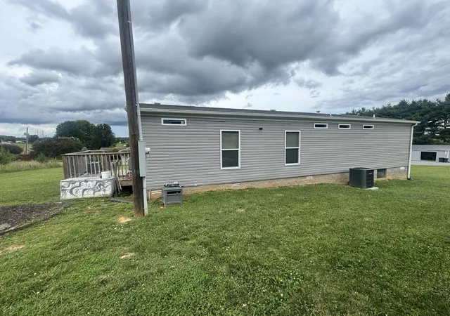 Photo 3 of Single family home for sale at 105 Linkview Rd, Jamestown, KY 42629 | MLS# 26014619 | Listing updated on 2026-07-25