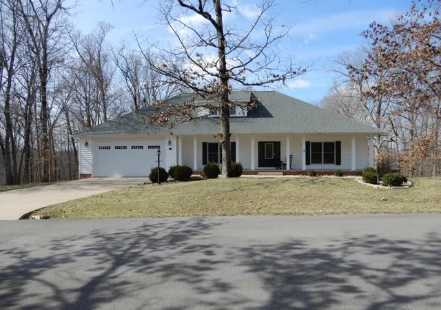 Homes for sale in Grand Rivers, KY | 718 Marina Village Dr, Grand Rivers, KY 42045 | MLS# 26014972