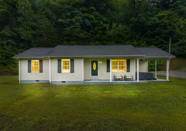 Homes for sale in Manchester, KY | 6723 Ky 1524, Manchester, KY 40962 | MLS# 26014842