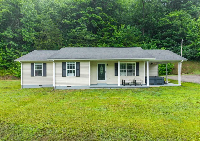 Homes for sale in Manchester, KY | 6723 Ky 1524, Manchester, KY 40962 | MLS# 26014842