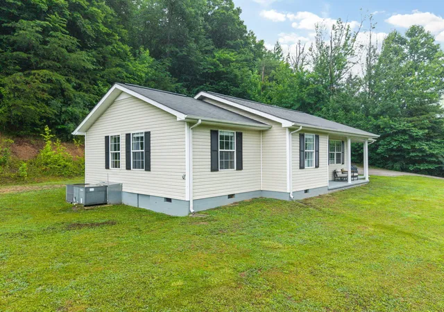 Homes for sale in Manchester, KY | 6723 Ky-1524, Manchester, KY 40962 | MLS# 26014842
