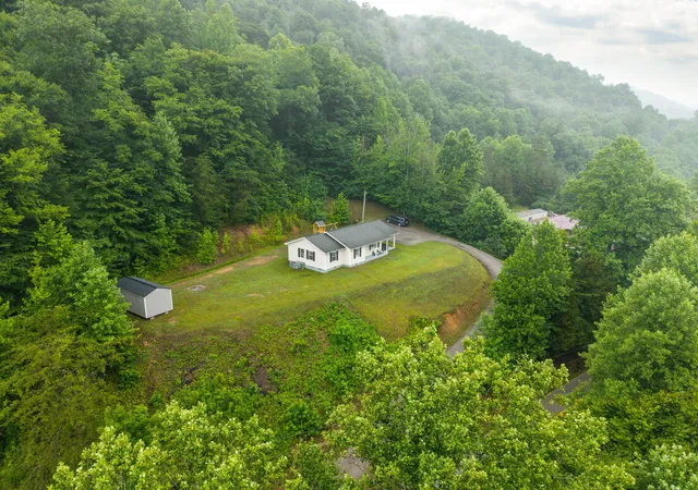 Photo 1 of Single family home for sale at 6723 Ky 1524, Manchester, KY 40962 | MLS# 26014842 | Listing updated on 2026-08-30