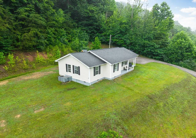 Homes for sale in Manchester, KY | 6723 Ky-1524, Manchester, KY 40962 | MLS# 26014842