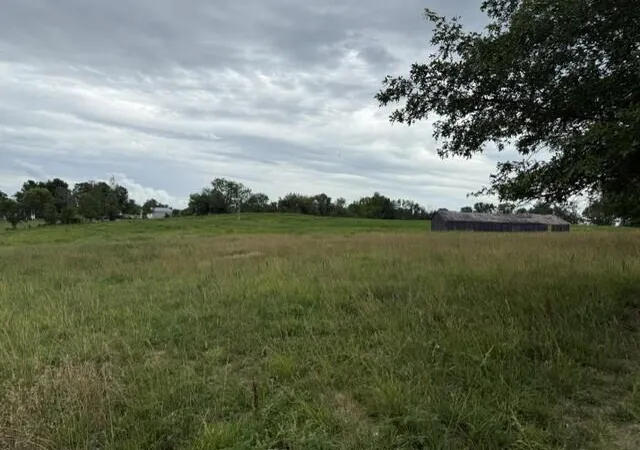 Photo 3 of Sale Pending at 665 Lillies Fry Rd, Winchester, KY 40391 | MLS# 26014623 | Listing updated on 2026-09-09