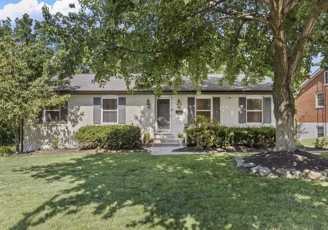 Photo 3 of Single family home for sale at 3483 Lansdowne Dr, Lexington, KY 40517 | MLS# 26014649 | Listing updated on 2026-08-23