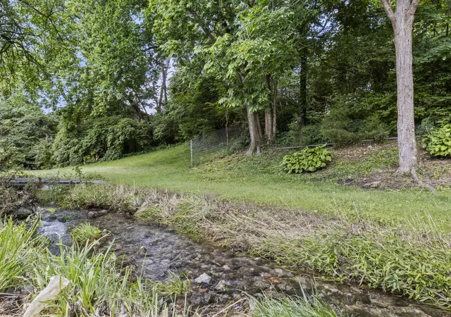 Photo 4 of Single family home for sale at 3483 Lansdowne Dr, Lexington, KY 40517 | MLS# 26014649 | Listing updated on 2026-08-23