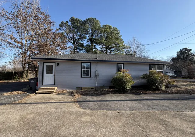 3rd image of 422 Columbus St, Paducah, KY 42001 | MLS# 26014755