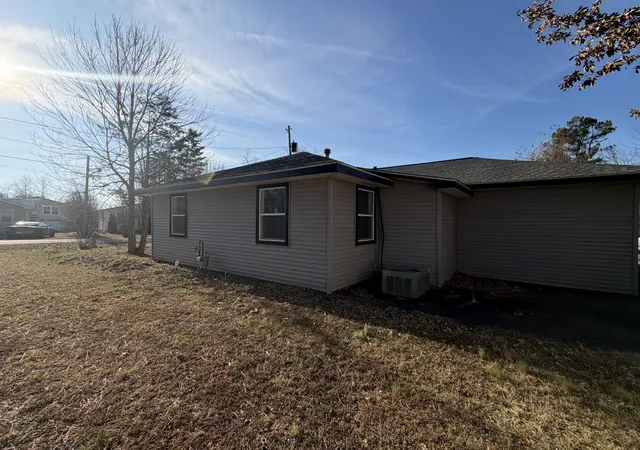 5th image of 422 Columbus St, Paducah, KY 42001 | MLS# 26014755