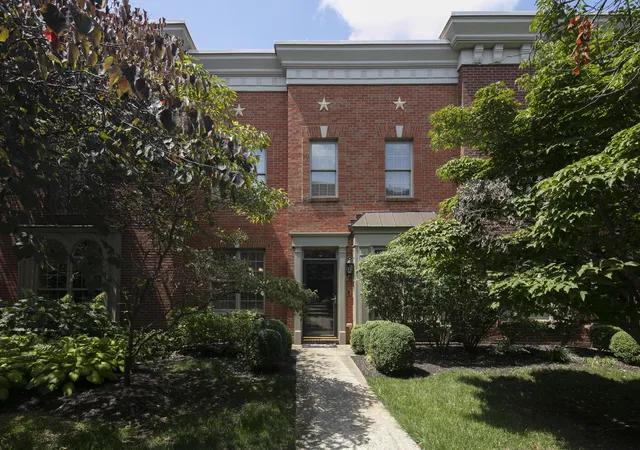 Photo 1 of Sale Pending at 947 Star Shoot Pkwy, Lexington, KY 40509 | MLS# 26015099 | Listing updated on 2026-09-09