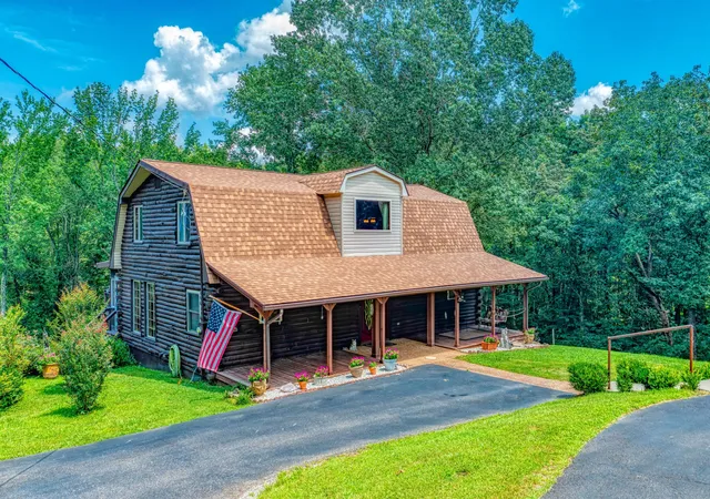 Homes for sale in New Concord, KY | 126 Cranfield Ln, New Concord, KY 42076 | MLS# 26014936