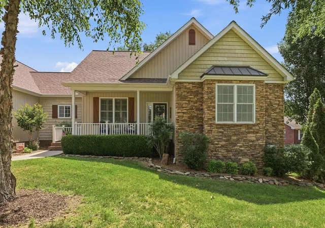 Homes for sale in Paducah, KY | 6560 Candlelight Dr, Paducah, KY 42003 | MLS# 26015860