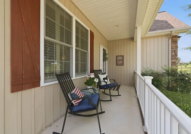 Homes for sale in Paducah, KY | 6560 Candlelight Dr, Paducah, KY 42003 | MLS# 26015860
