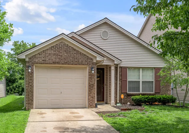 Homes for sale in Lexington, KY | 944 Winding Oak Trl, Lexington, KY 40511 | MLS# 26014728