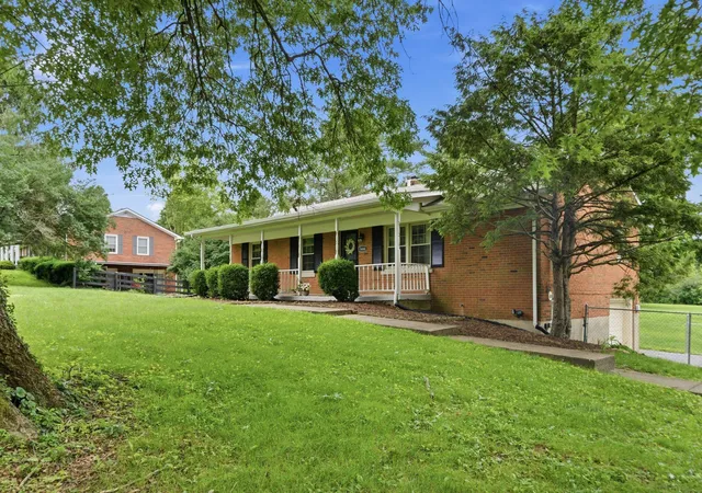 Photo 3 of Single family home for sale at 5666 Winchester Rd, Lexington, KY 40509 | MLS# 26014674 | Listing updated on 2026-06-23