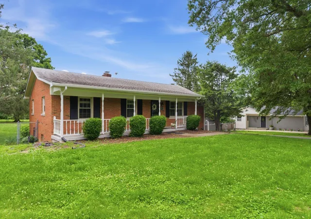 Photo 3 of Single family home for sale at 5666 Winchester Rd, Lexington, KY 40509 | MLS# 26014674 | Listing updated on 2026-06-23