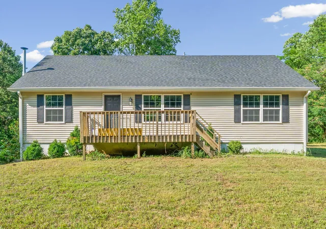 Photo 1 of Single family home for sale at 6190 Latham Rd, Hopkinsville, KY 42240 | MLS# 26014686 | Listing updated on 2026-07-24