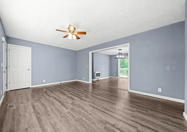 Photo 2 of Single family home for sale at 6190 Latham Rd, Hopkinsville, KY 42240 | MLS# 26014686 | Listing updated on 2026-07-24