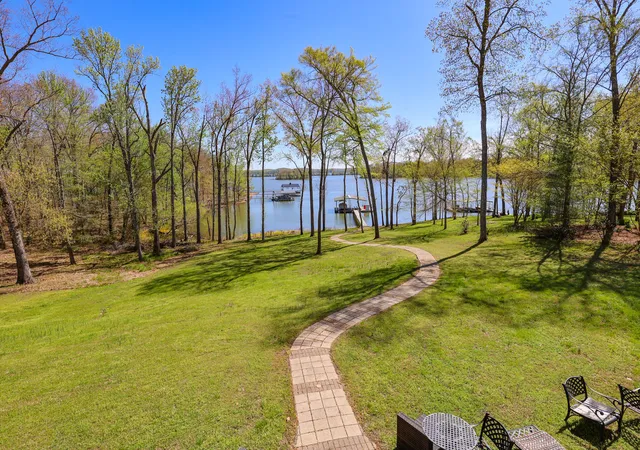 5th image of 23 Tralee Ct, Benton, KY 42025 | MLS# 26017306