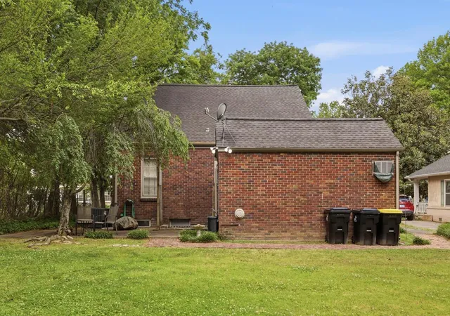 Homes for sale in Murray, KY | 110 N 10Th St, Murray, KY 42071 | MLS# 26014709