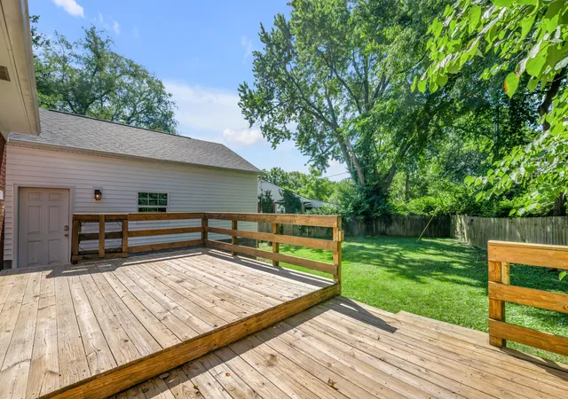Photo 2 of Sale Pending at 688 Sheridan Dr, Lexington, KY 40503 | MLS# 26014983 | Listing updated on 2026-08-19