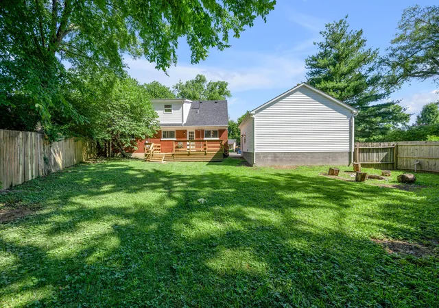 Photo 3 of Sale Pending at 688 Sheridan Dr, Lexington, KY 40503 | MLS# 26014983 | Listing updated on 2026-08-19
