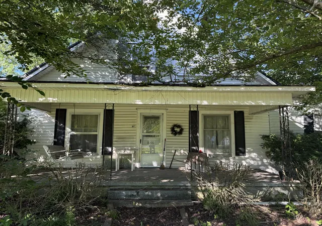 Homes for sale in Russell Springs, KY | 1046 Lakeway Dr, Russell Springs, KY 42642 | MLS# 26014715
