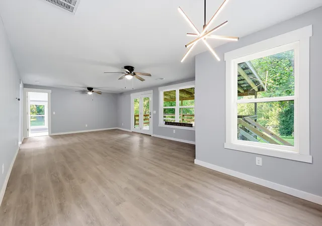 Photo 3 of Single family home for sale at 1540 Sims Valley Rd, Lawrenceburg, KY 40342 | MLS# 26015832 | Listing updated on 2026-09-07