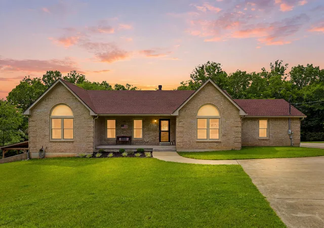 Homes for sale in Lawrenceburg, KY | 1594 Fox Creek Rd, Lawrenceburg, KY 40342 | MLS# 26016535