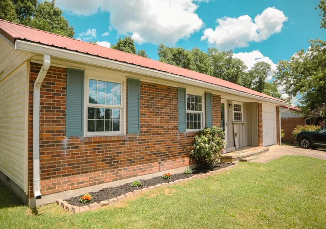 Homes for sale in Carlisle, KY | 113 Mockingbird Ln, Carlisle, KY 40311 | MLS# 26014744