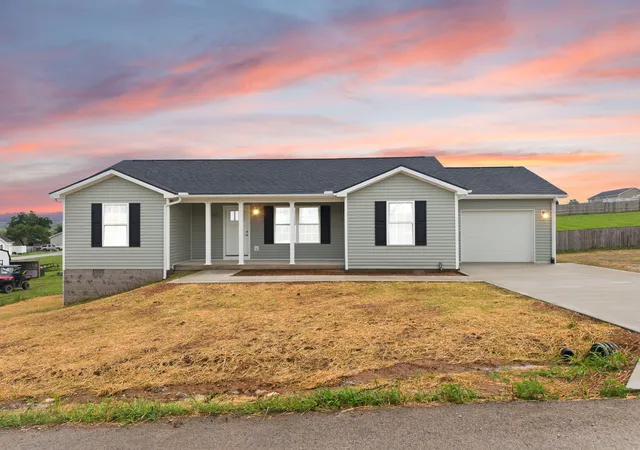 Homes for sale in Mt Sterling, KY | 405 Drake Dr, Mt Sterling, KY 40353 | MLS# 26014749