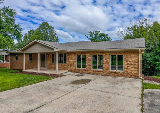 Homes for sale in West Liberty, KY | 110 Keeton Ave, West Liberty, KY 41472 | MLS# 26015155