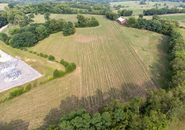 Photo 3 of Sale Pending at 5127 Combs Fry Rd, Winchester, KY 40391 | MLS# 26014732 | Listing updated on 2026-09-16