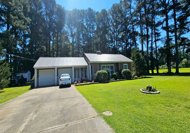 1st image of 1560 Meacham Ln, Paducah, KY 42003 | MLS# 26015356