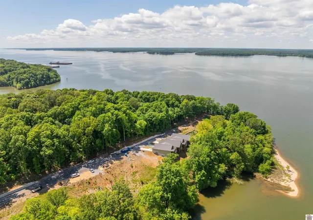 Homes for sale in Grand Rivers, KY | 1152 Eagle Rest Dr, Grand Rivers, KY 42045 | MLS# 26015022