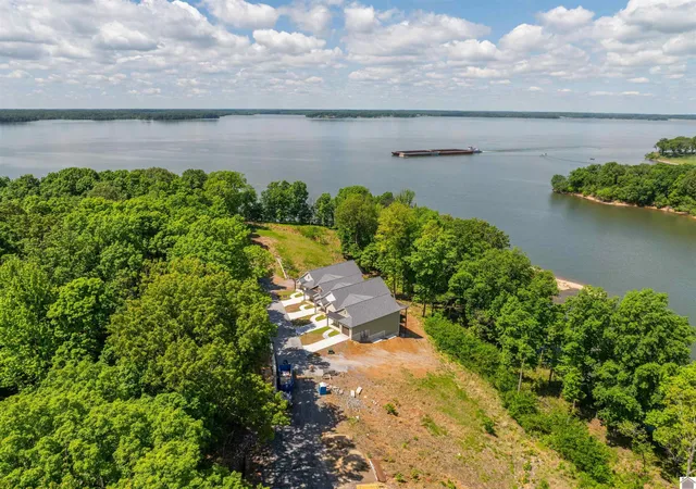 Homes for sale in Grand Rivers, KY | 1152 Eagle Rest Dr, Grand Rivers, KY 42045 | MLS# 26015022