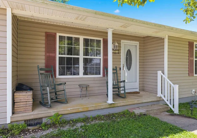 Photo 3 of Single family home for sale at 215 Azalea St, Harrodsburg, KY 40330 | MLS# 26014878 | Listing updated on 2026-06-25