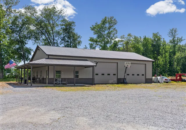 Photo 3 of Single family home for sale at 2350 Flt Lick Ln, Herndon, KY 42236 | MLS# 26014922 | Listing updated on 2026-07-08