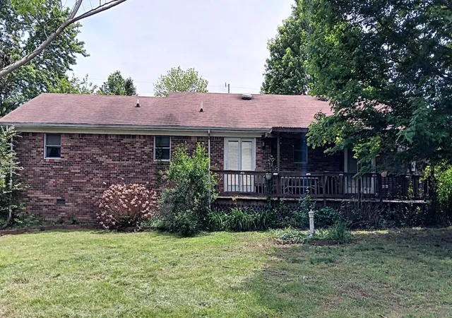 Homes for sale in Benton, KY | 14 Woodland Dr, Benton, KY 42025 | MLS# 26014802