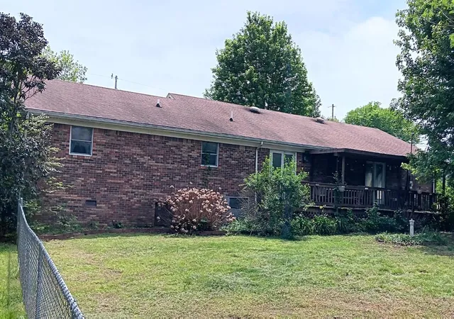 Homes for sale in Benton, KY | 14 Woodland Dr, Benton, KY 42025 | MLS# 26014802