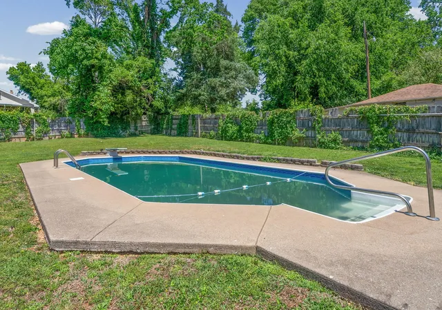 Photo 4 of Single family home for sale at 116 Mooreland Dr, Hopkinsville, KY 42240 | MLS# 26014761 | Listing updated on 2026-08-27
